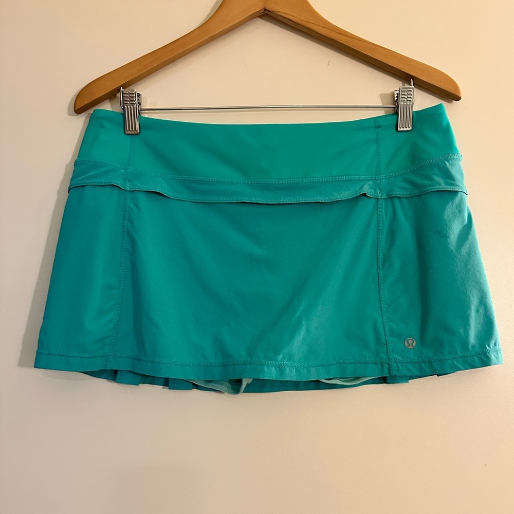 Vintage Lululemon Run Speed Skirt in Lagoon. Size 10 - Picture 3 of 16